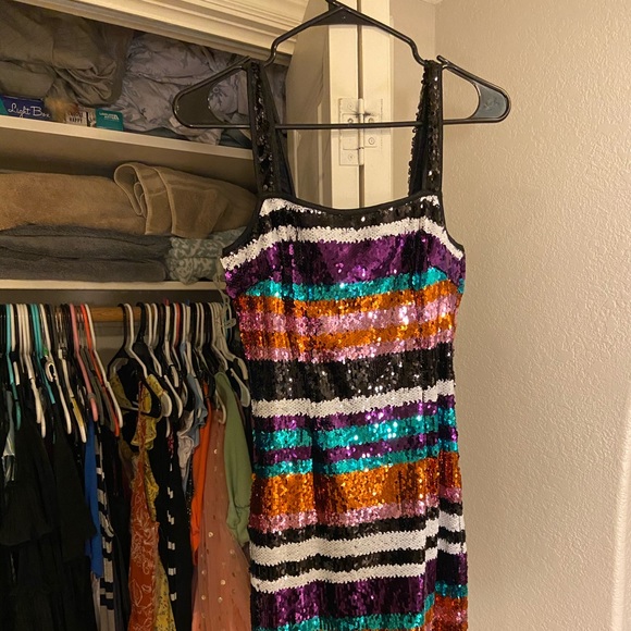 Sequin Vici dress - Picture 2 of 3